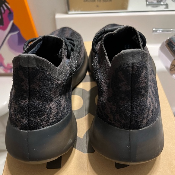 The adidas Yeezy Boost 380 “Onyx” - Picture 5 of 12